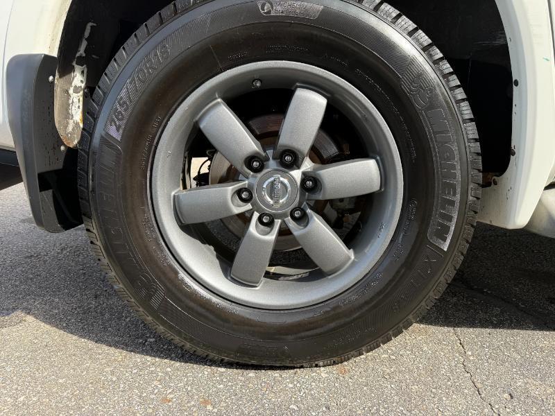 Nissan Armada SV 4D SUV 4WD 2012