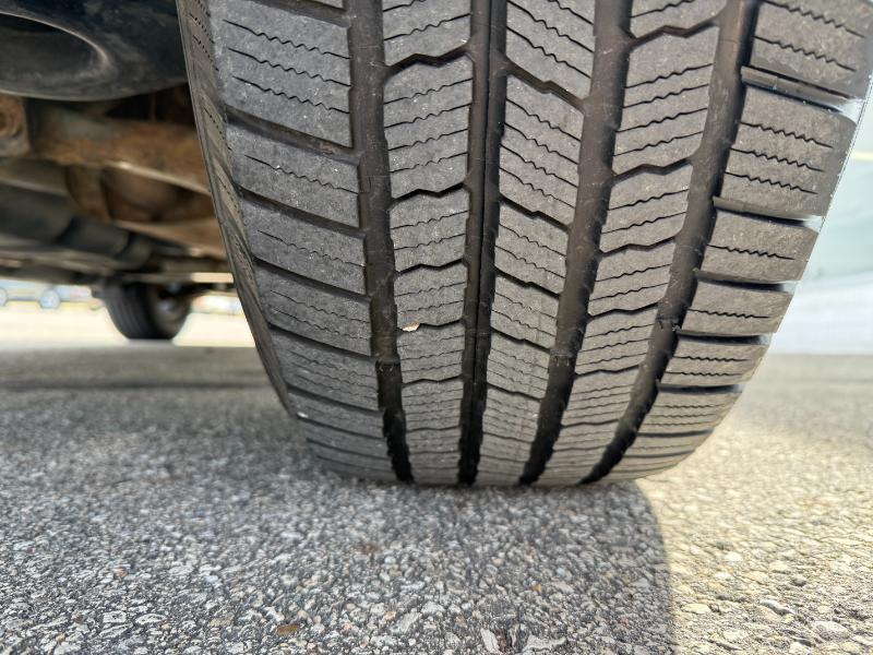 Nissan Armada SV 4D SUV 4WD 2012