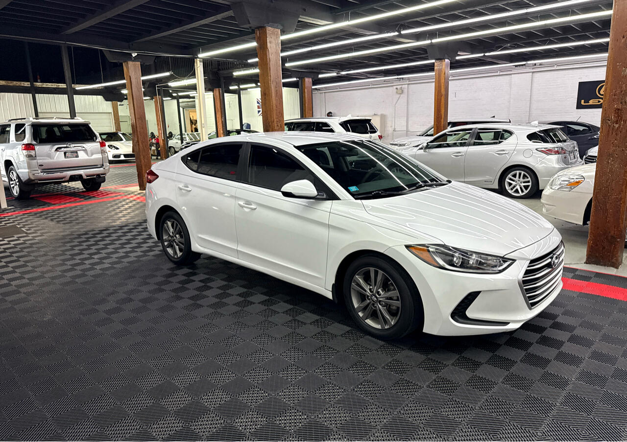2018 Hyundai Elantra SEL photo 4