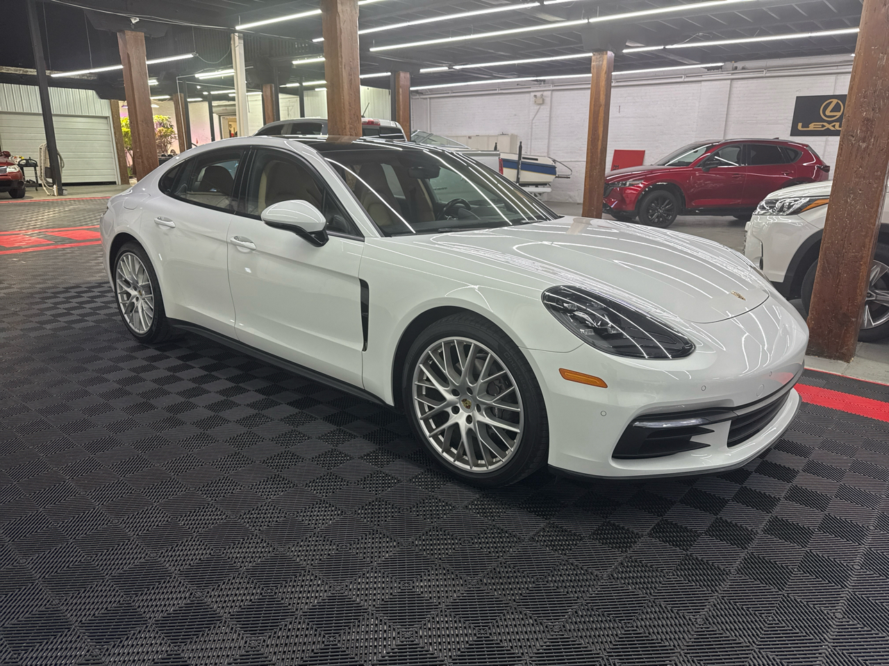 Porsche Panamera 4 2017