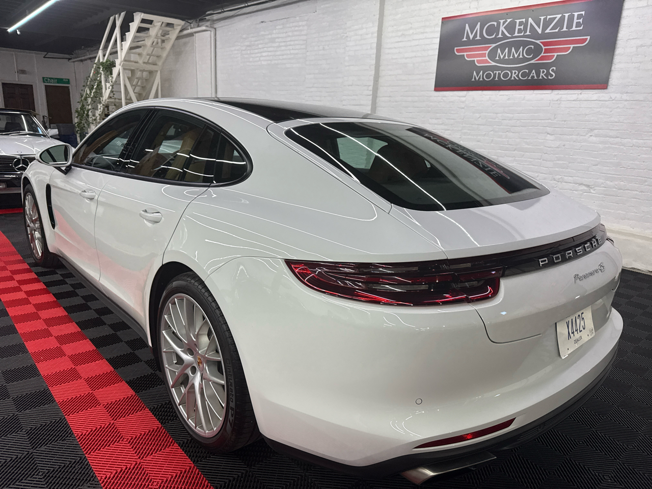Porsche Panamera 4 2017