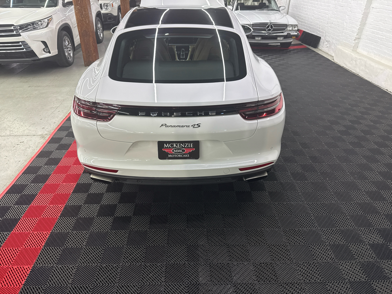 Porsche Panamera 4 2017