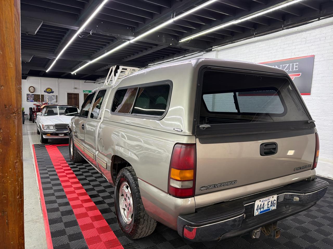 Chevrolet 1500 Pickups Ext Cab 155.5" 2002