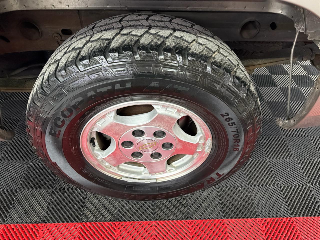 Chevrolet 1500 Pickups Ext Cab 155.5" 2002