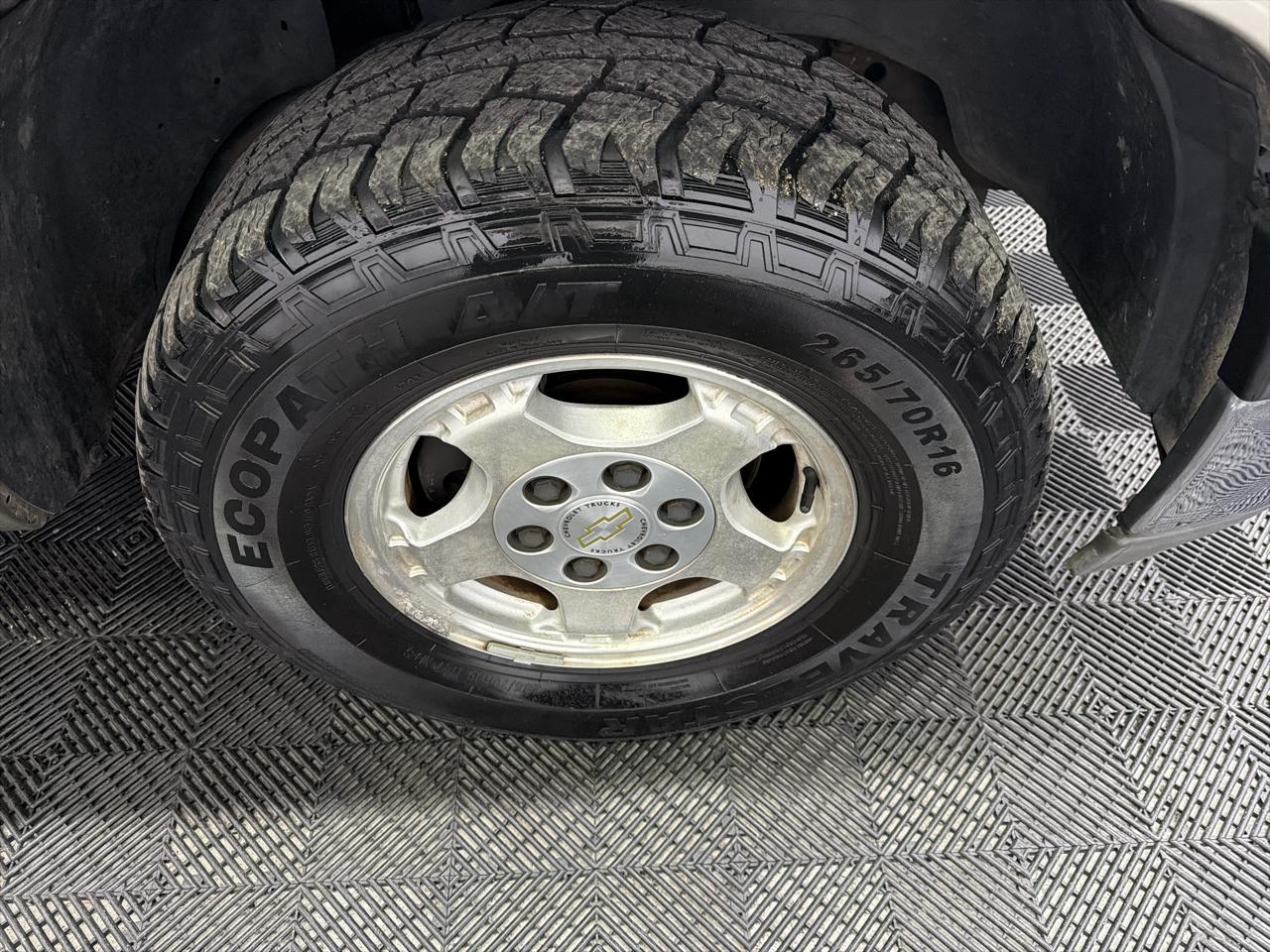 Chevrolet 1500 Pickups Ext Cab 155.5" 2002