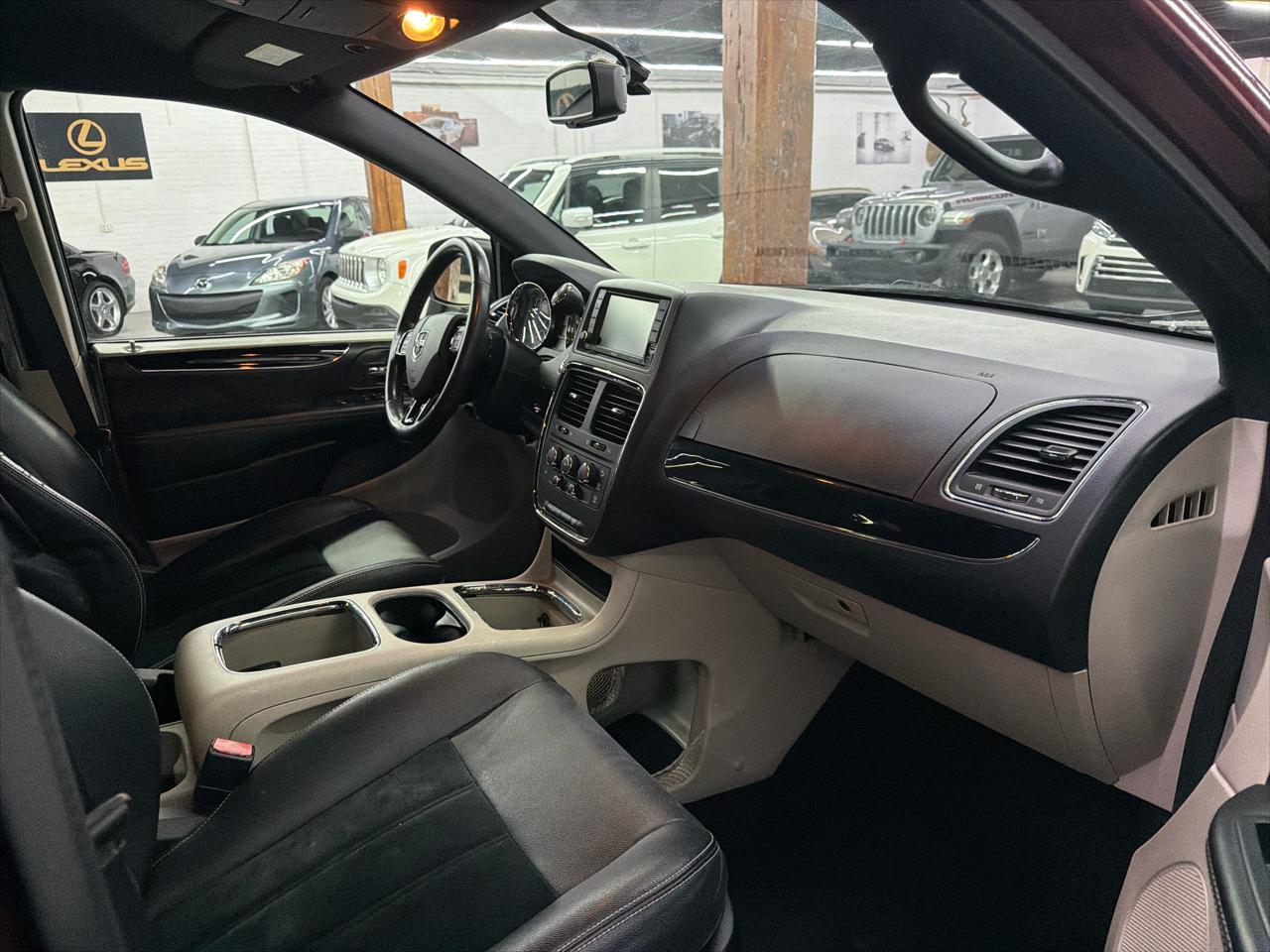 Dodge Grand Caravan SXT 2017