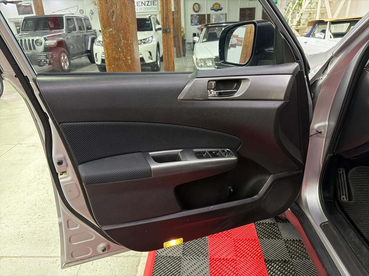 Subaru Forester 2.5X Premium 2012