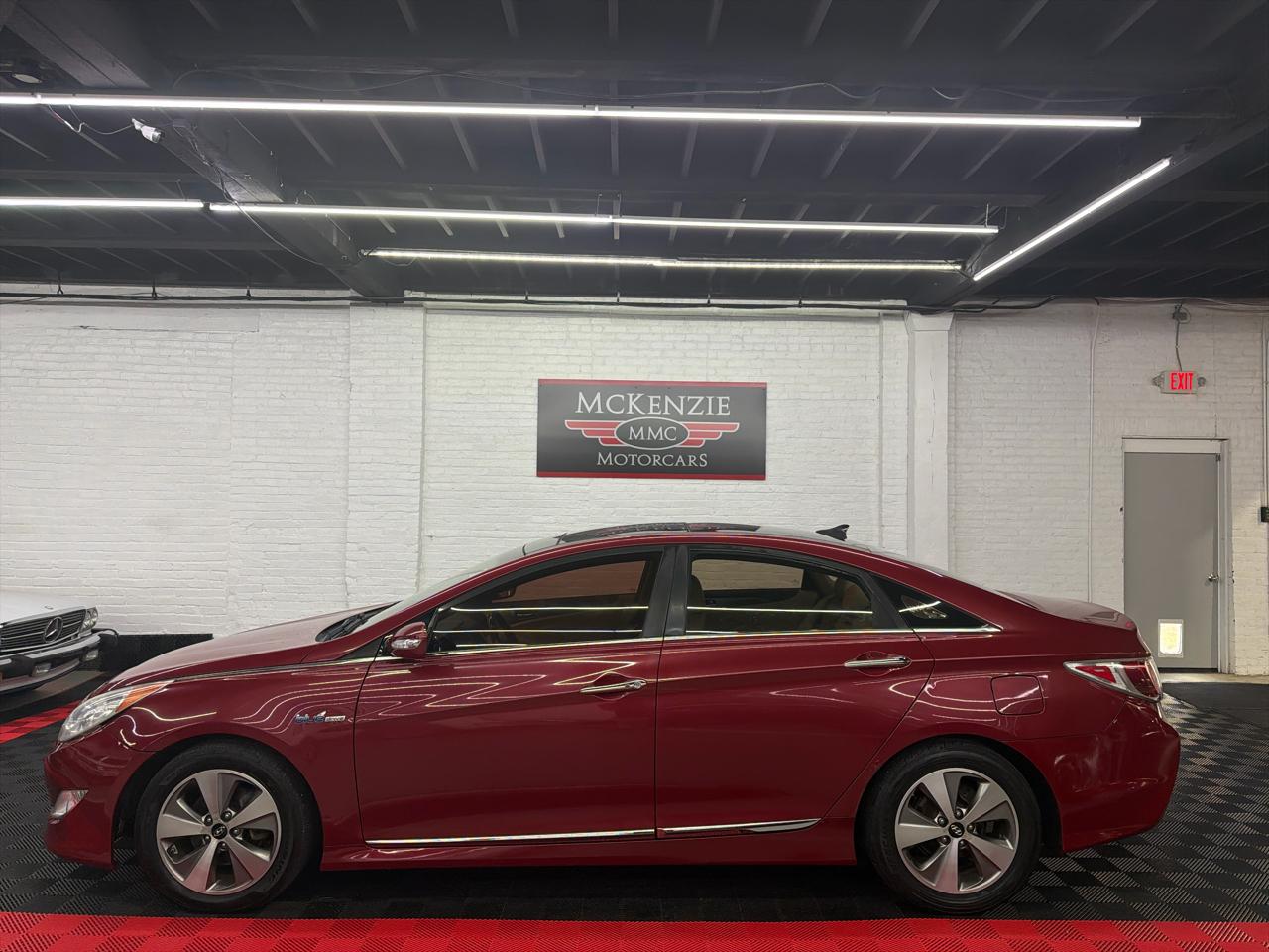 Hyundai Sonata Hybrid Sedan 2011