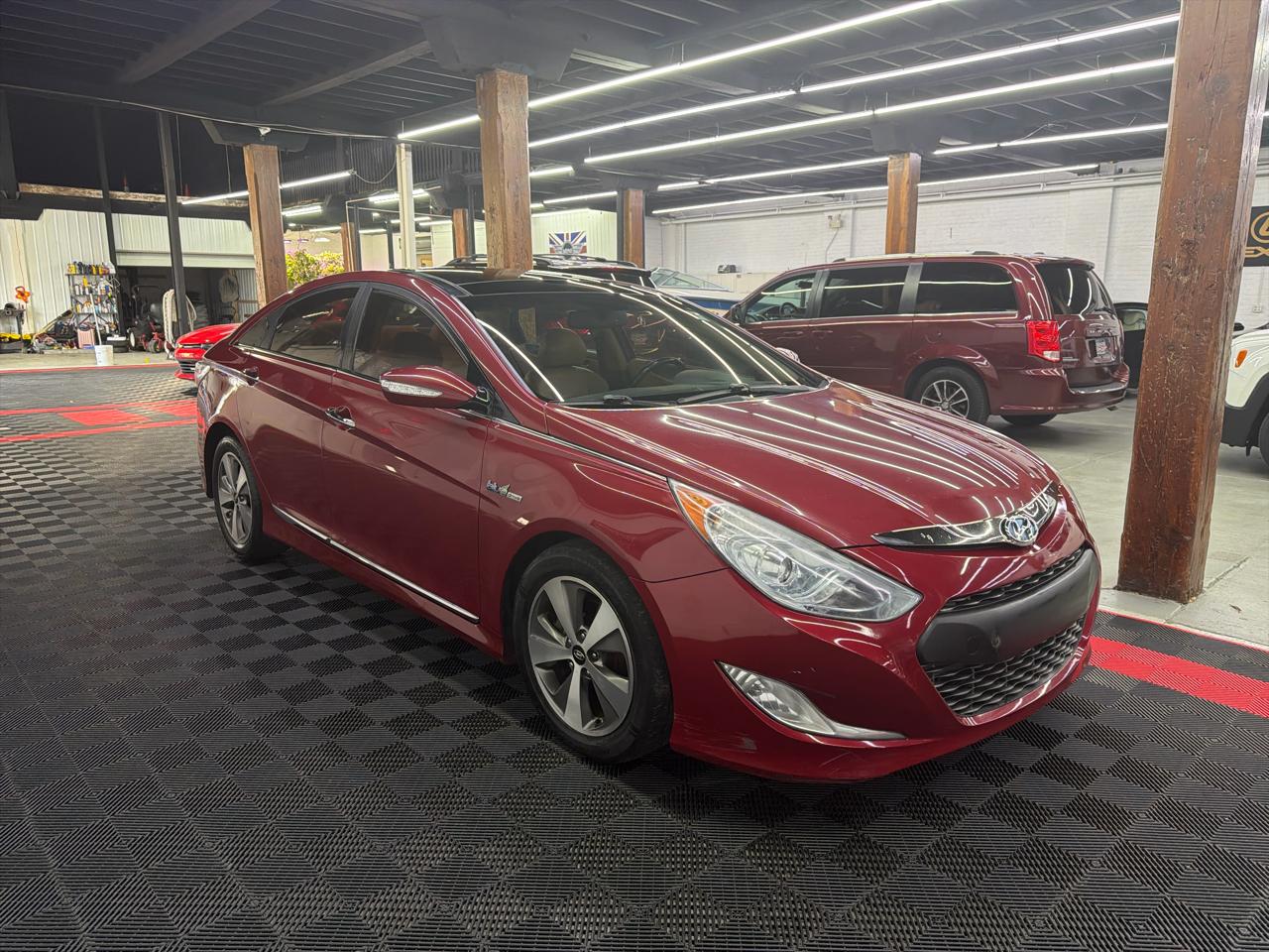 Hyundai Sonata Hybrid Sedan 2011