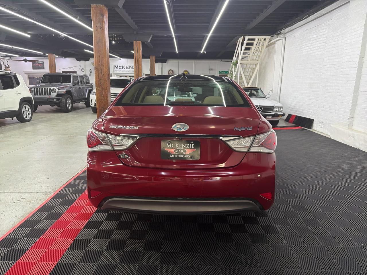 Hyundai Sonata Hybrid Sedan 2011