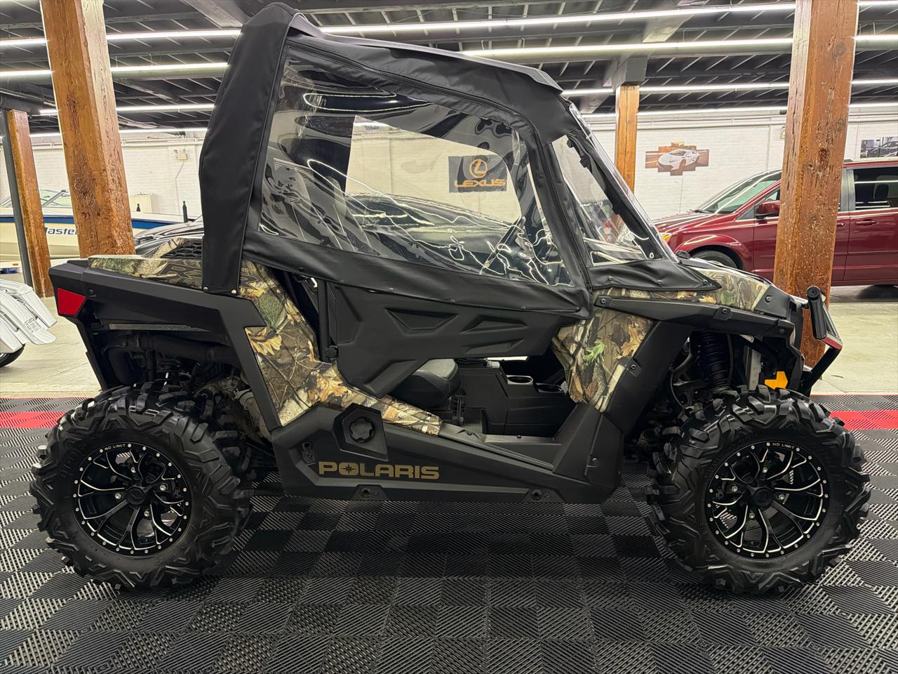 Polaris RZR 900  2015