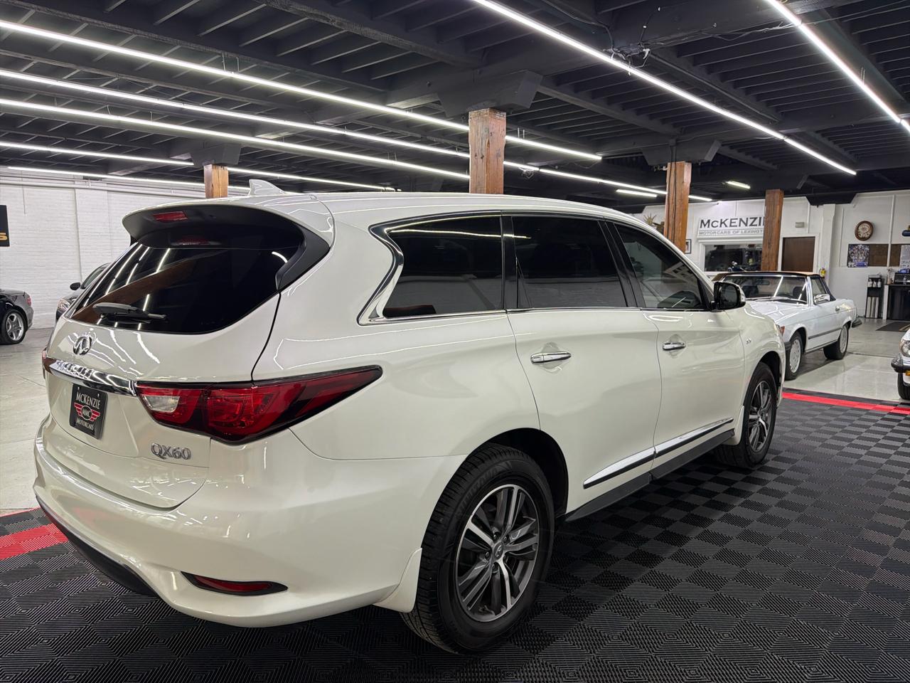Infiniti QX60 Base AWD 2017