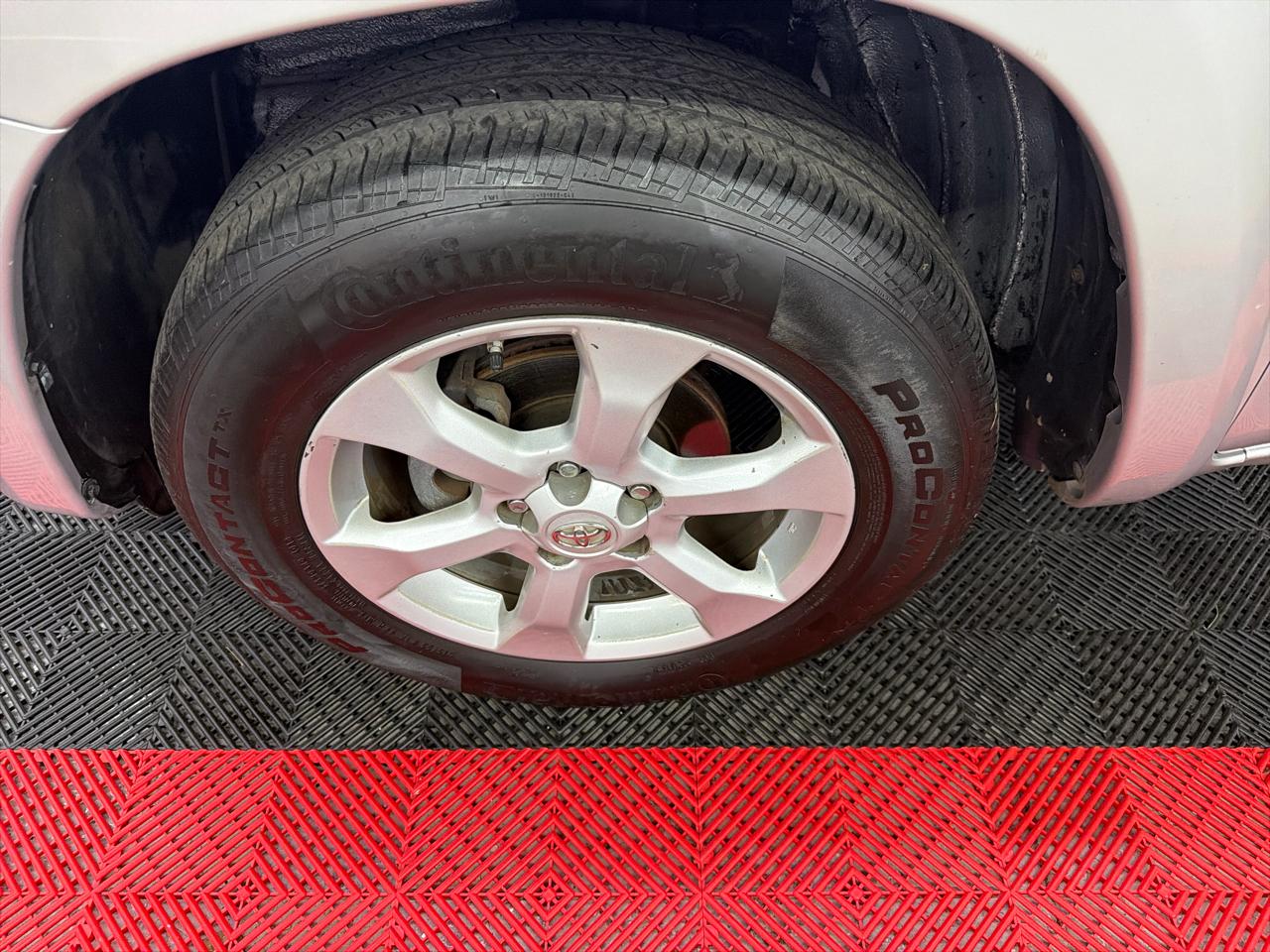Toyota RAV4 Limited I4 4WD 2012