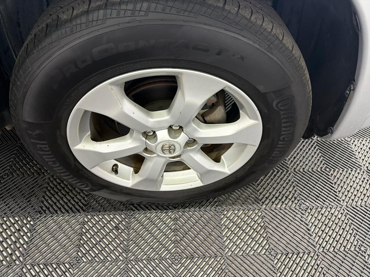 Toyota RAV4 Limited I4 4WD 2012