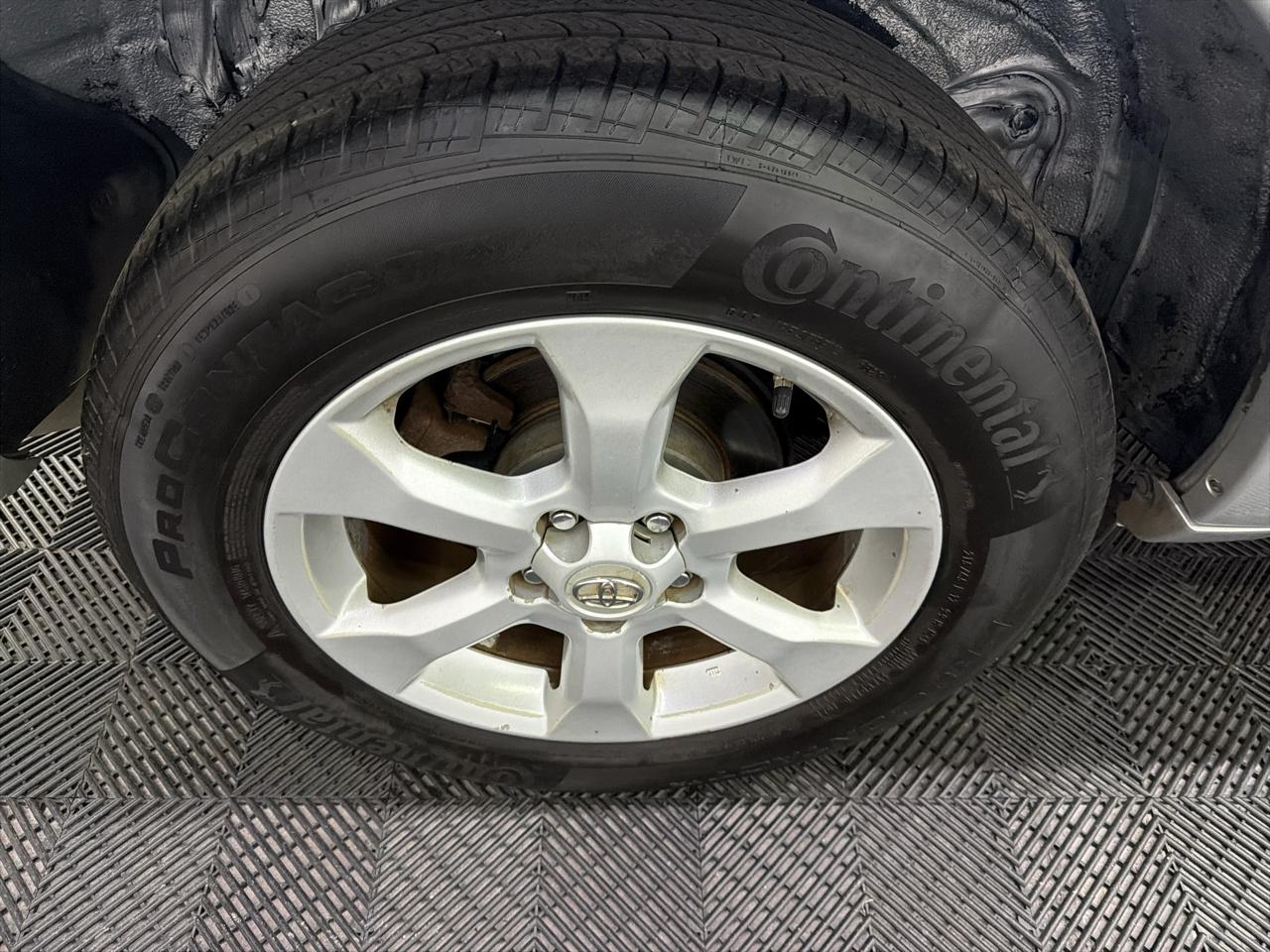 Toyota RAV4 Limited I4 4WD 2012