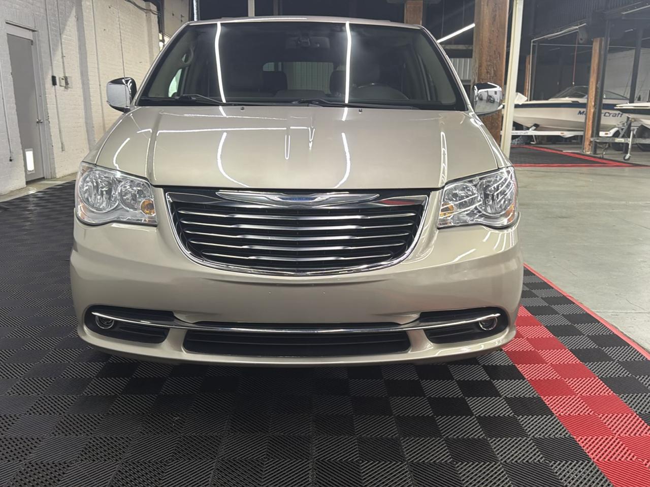 Chrysler Town & Country Touring-L 2015