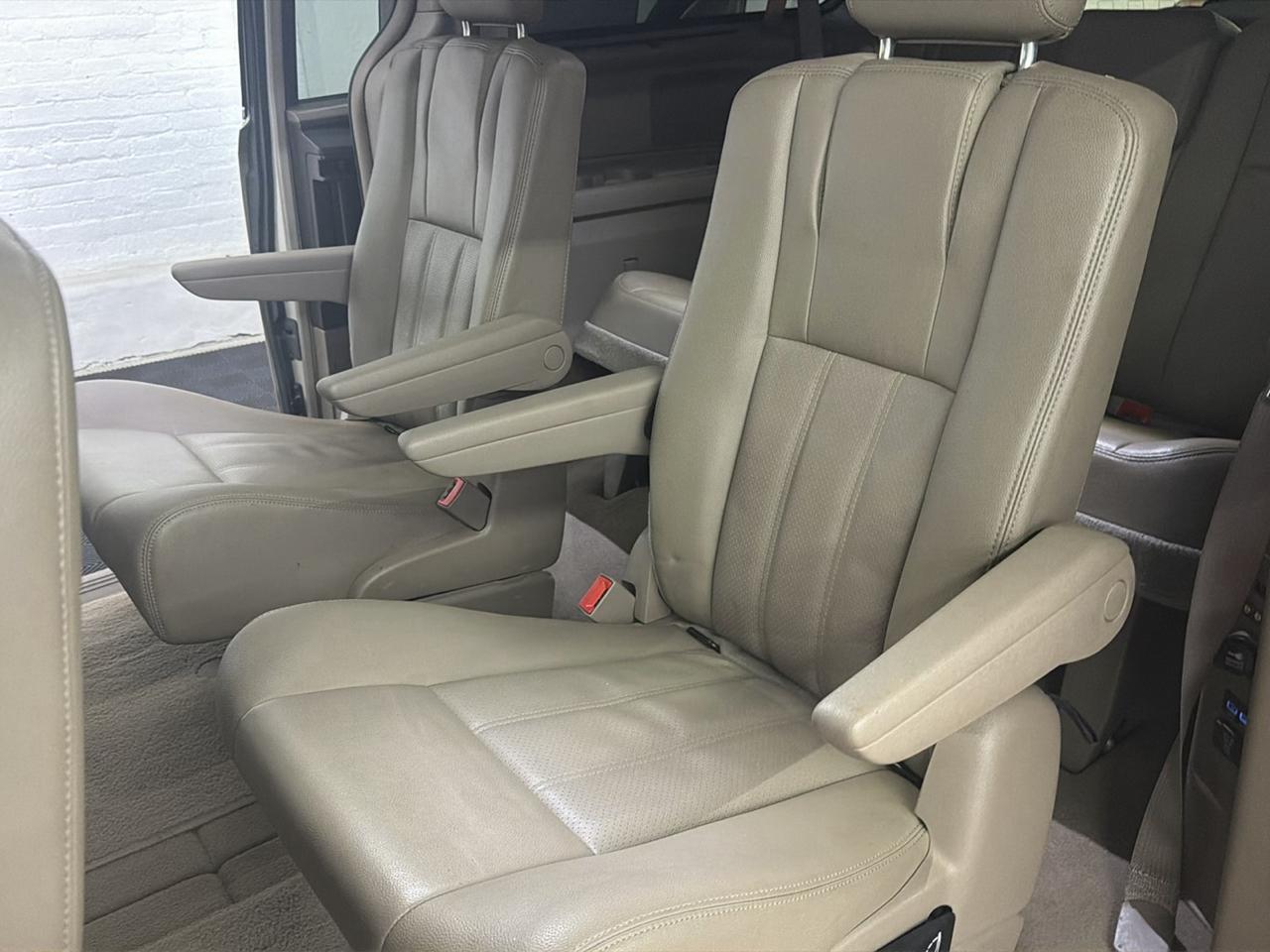 Chrysler Town & Country Touring-L 2015