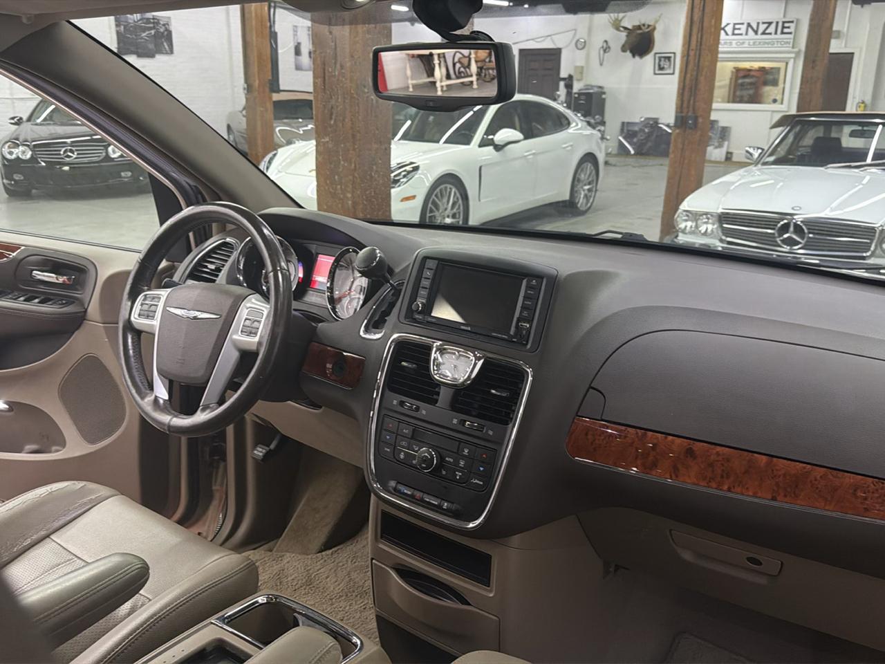 Chrysler Town & Country Touring-L 2015
