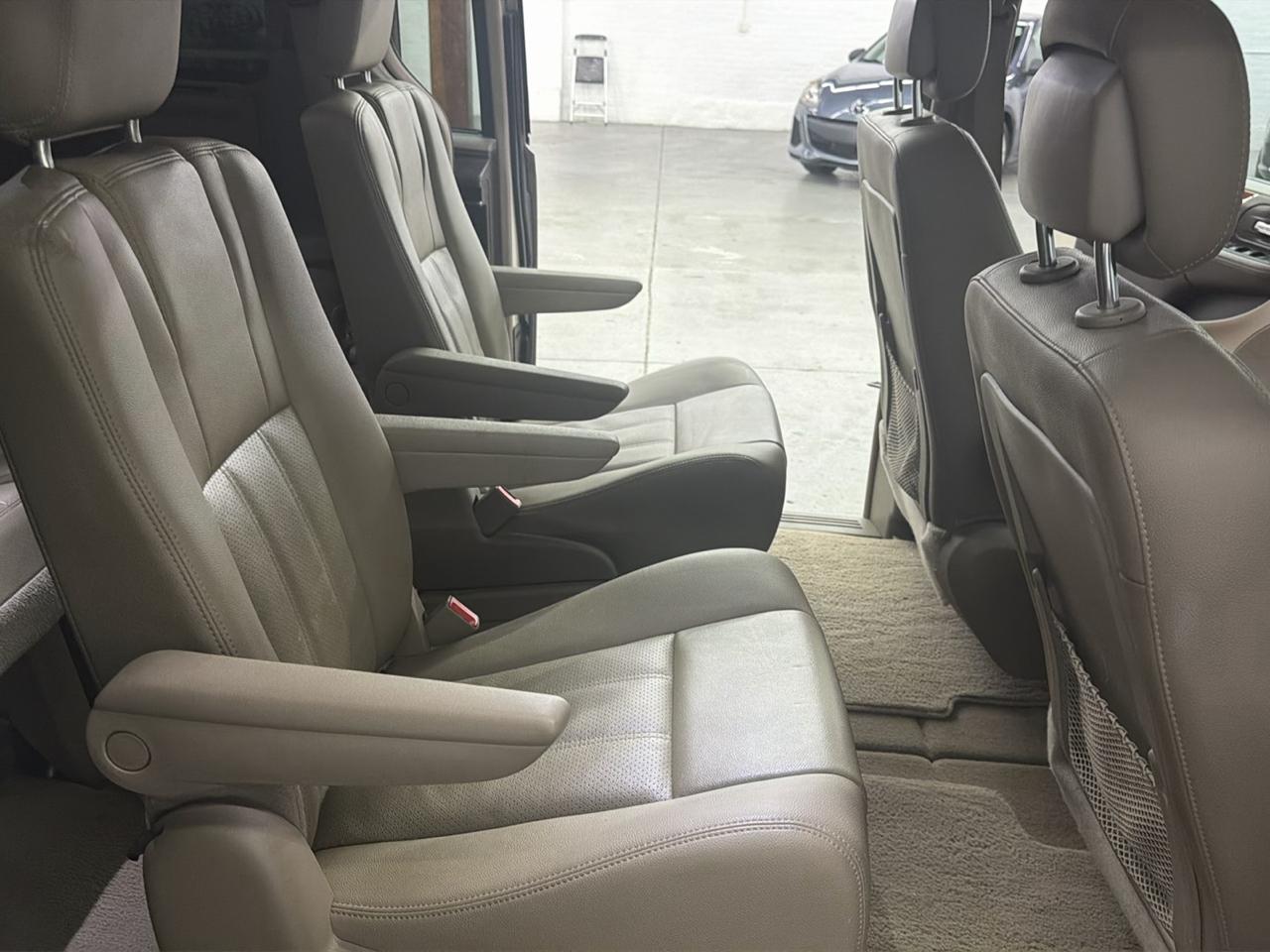 Chrysler Town & Country Touring-L 2015