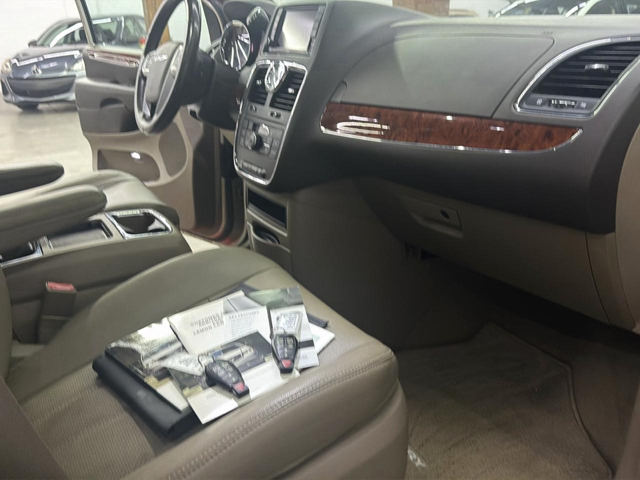 Chrysler Town & Country Touring-L 2015