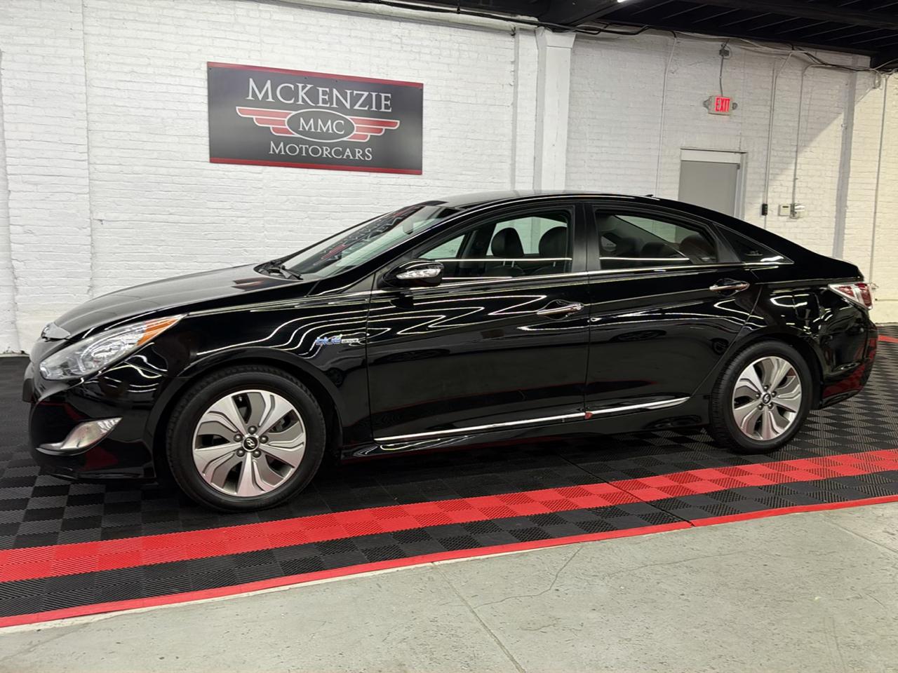 Hyundai Sonata Hybrid Sedan 2013
