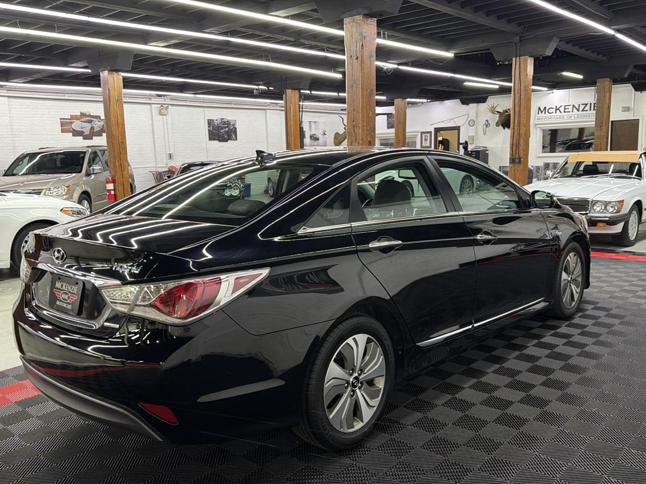Hyundai Sonata Hybrid Sedan 2013