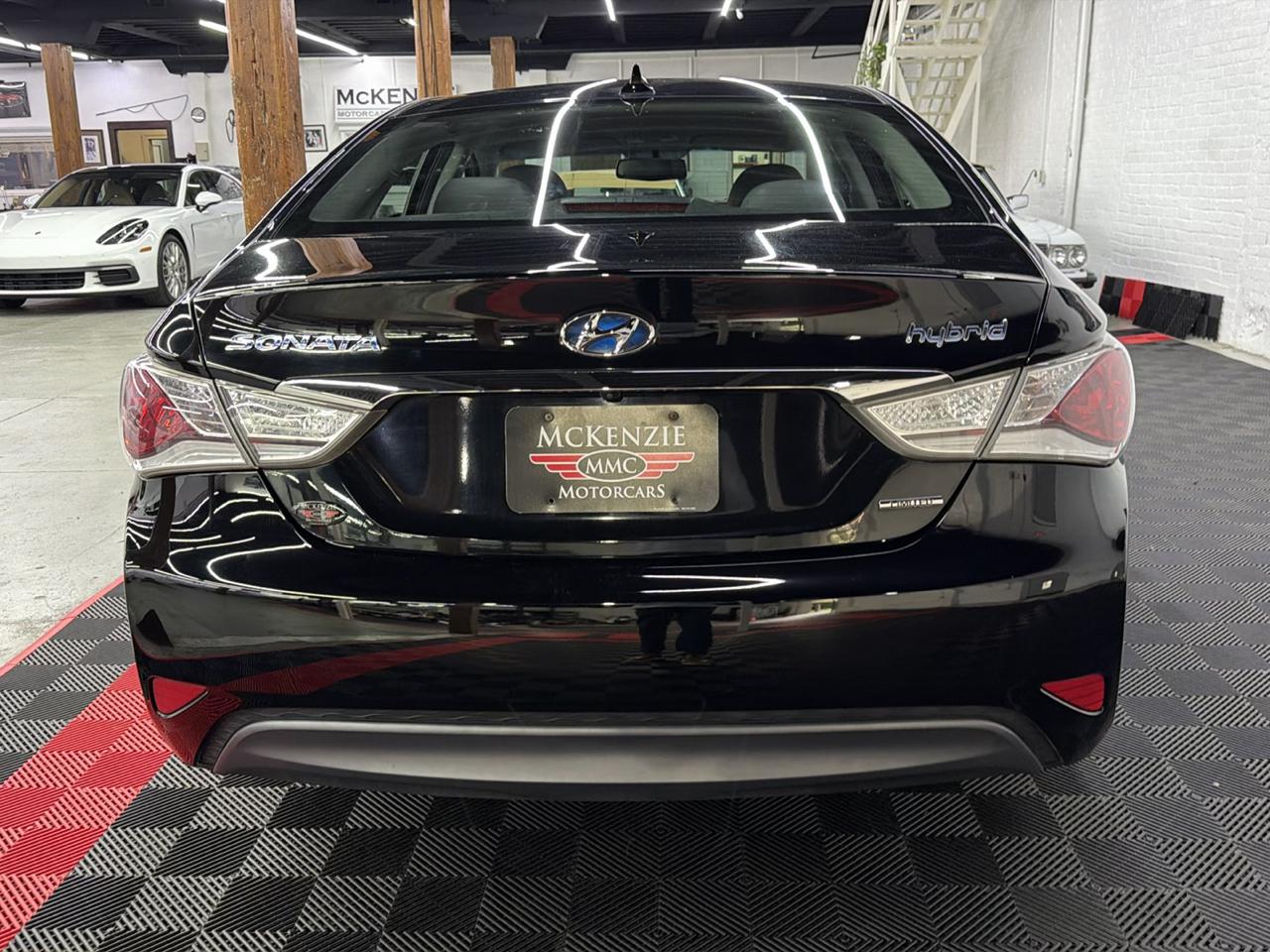 Hyundai Sonata Hybrid Sedan 2013