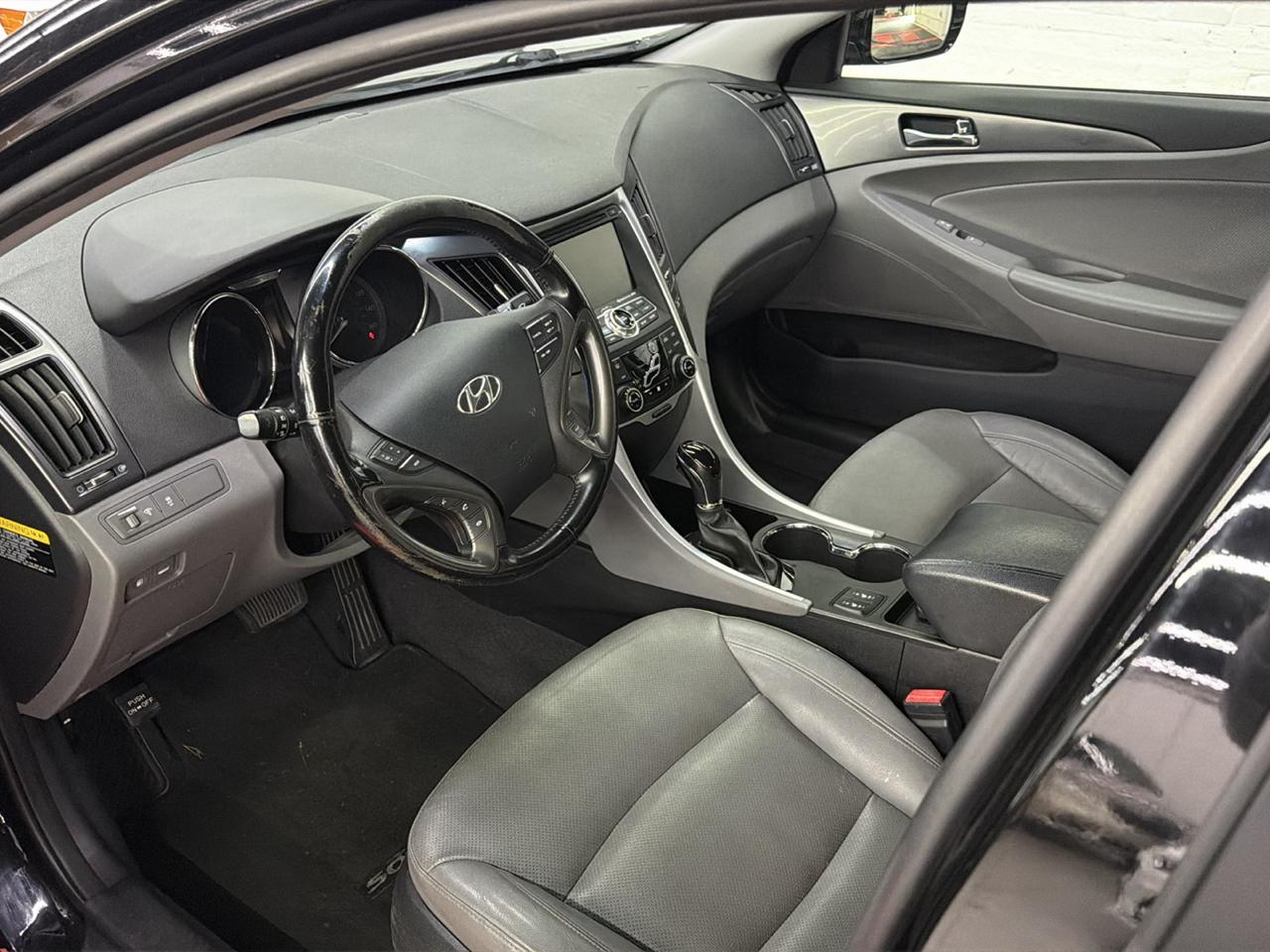 Hyundai Sonata Hybrid Sedan 2013