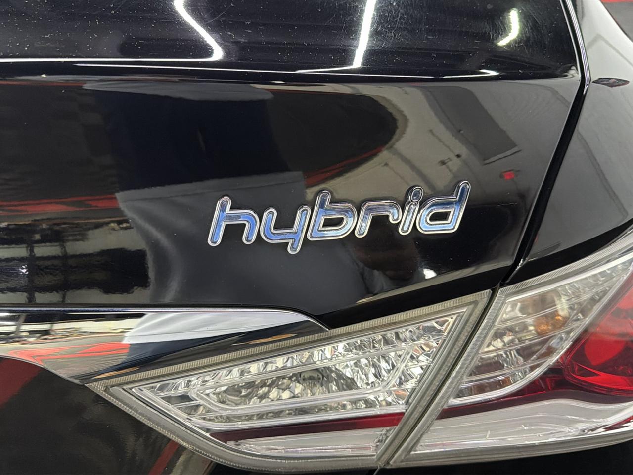 Hyundai Sonata Hybrid Sedan 2013