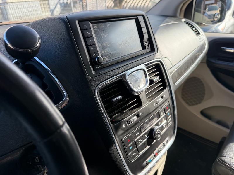 Chrysler Town & Country Touring 2016