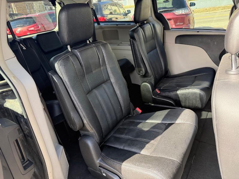 Chrysler Town & Country Touring 2016