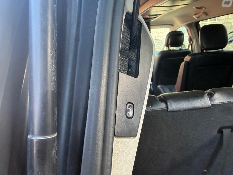 Chrysler Town & Country Touring 2016