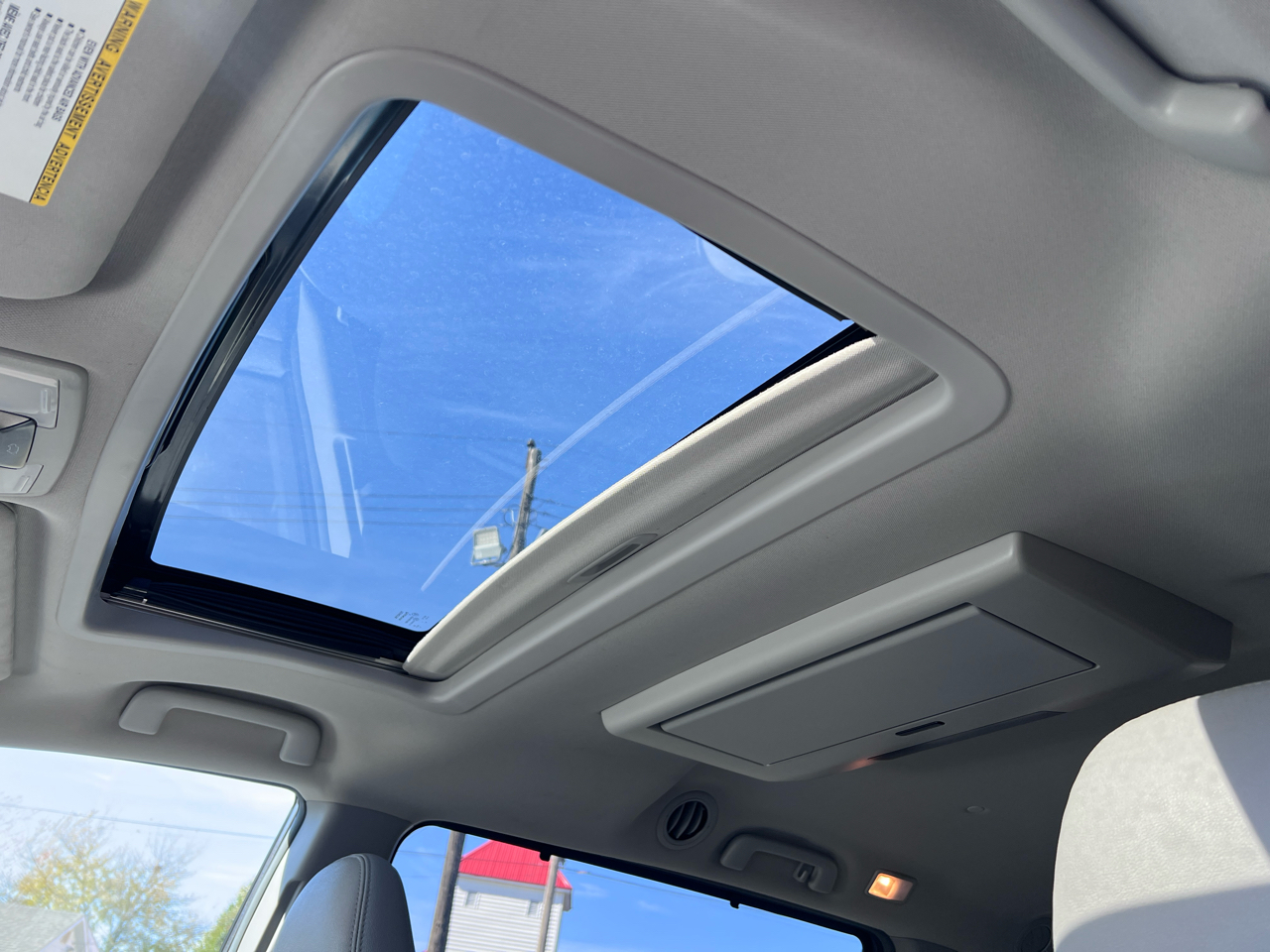 Toyota Sienna XLE Premium FWD 8-Passenger (Natl) 2017 Toyota Sienna XLE Premium FWD 8-Passenger (Natl) 2017