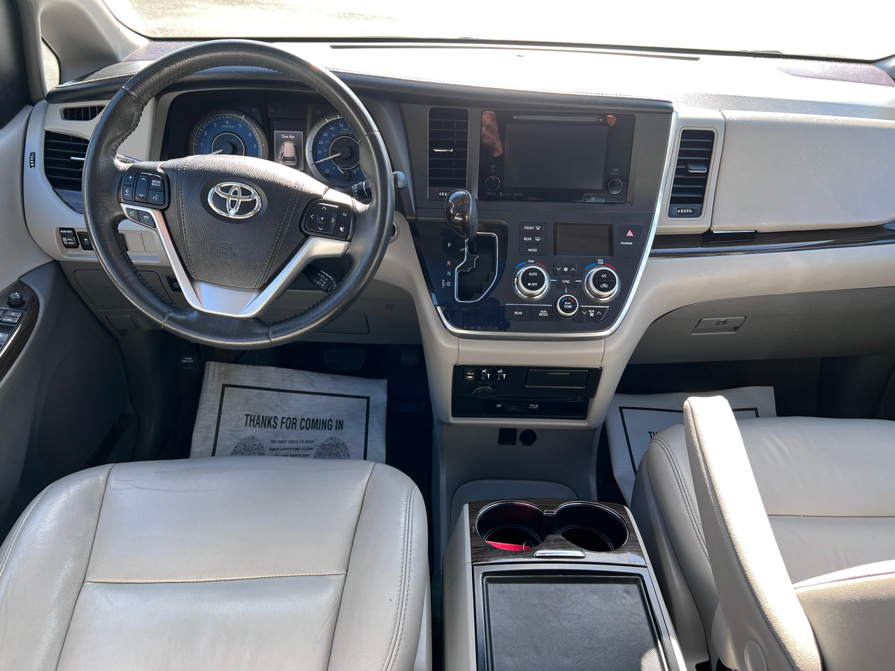 Toyota Sienna XLE Premium FWD 8-Passenger (Natl) 2017 Toyota Sienna XLE Premium FWD 8-Passenger (Natl) 2017