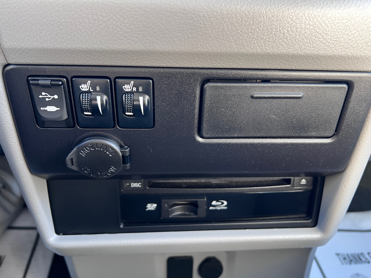 Toyota Sienna XLE Premium FWD 8-Passenger (Natl) 2017 Toyota Sienna XLE Premium FWD 8-Passenger (Natl) 2017