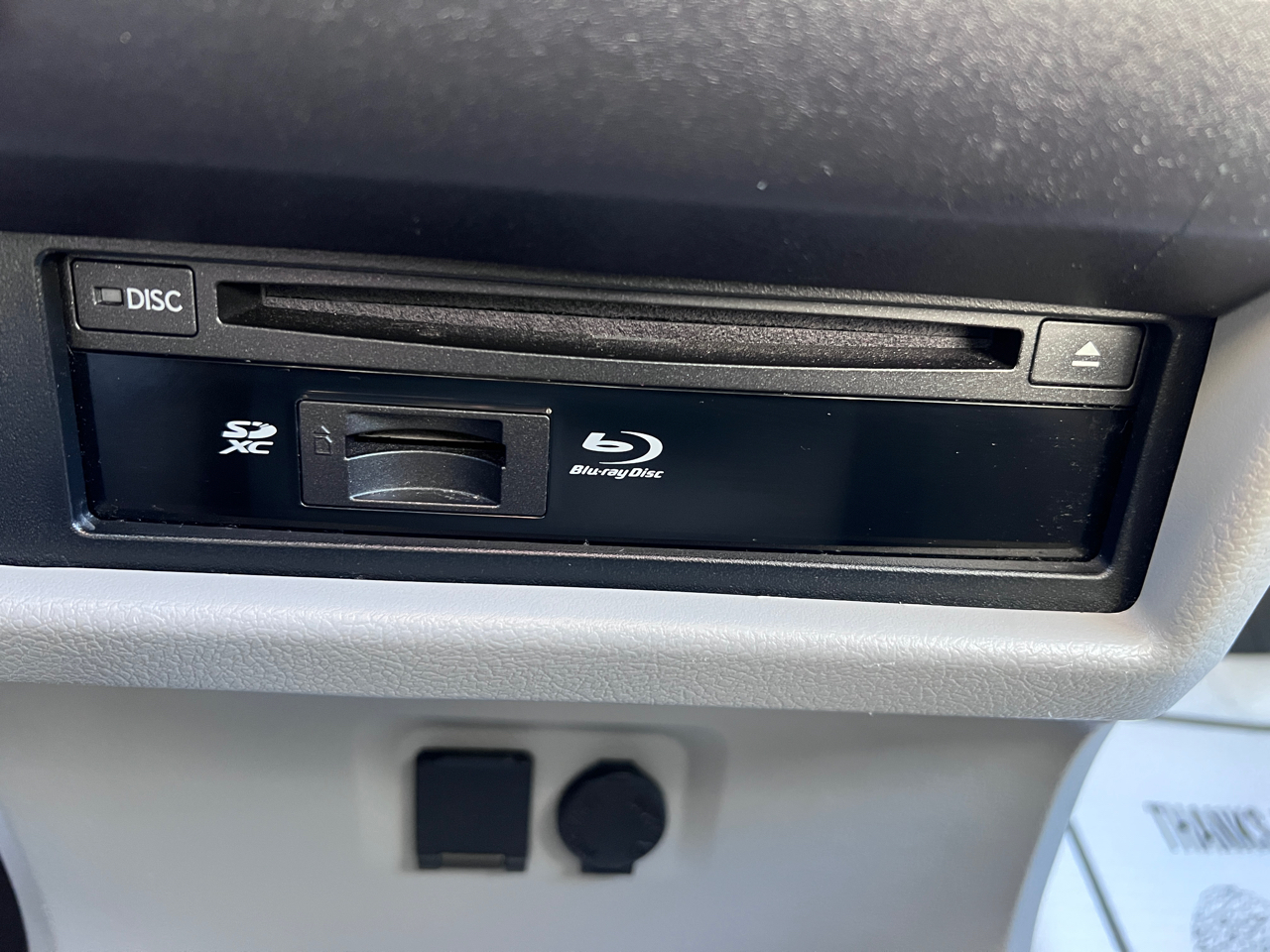 Toyota Sienna XLE Premium FWD 8-Passenger (Natl) 2017 Toyota Sienna XLE Premium FWD 8-Passenger (Natl) 2017