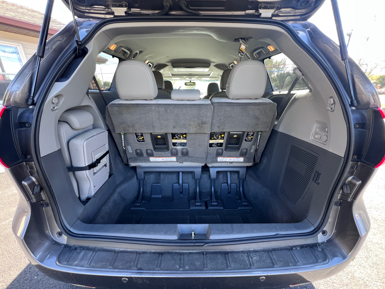 Toyota Sienna XLE Premium FWD 8-Passenger (Natl) 2017 Toyota Sienna XLE Premium FWD 8-Passenger (Natl) 2017