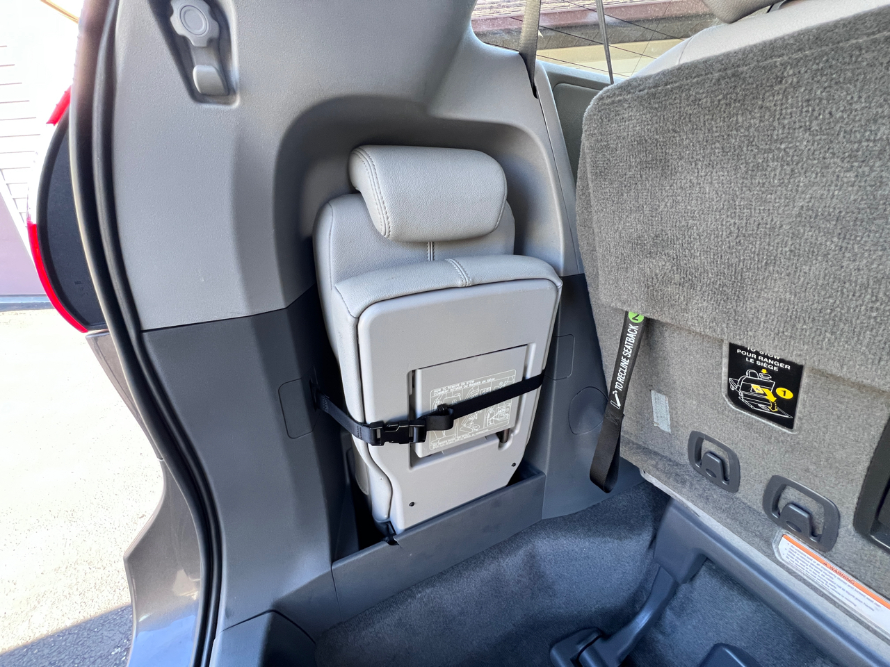 Toyota Sienna XLE Premium FWD 8-Passenger (Natl) 2017 Toyota Sienna XLE Premium FWD 8-Passenger (Natl) 2017