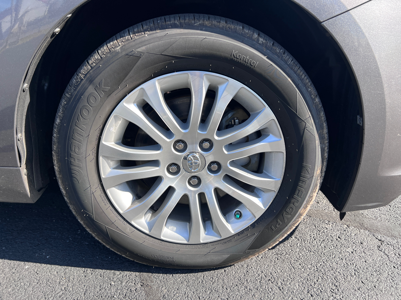 Toyota Sienna XLE Premium FWD 8-Passenger (Natl) 2017 Toyota Sienna XLE Premium FWD 8-Passenger (Natl) 2017