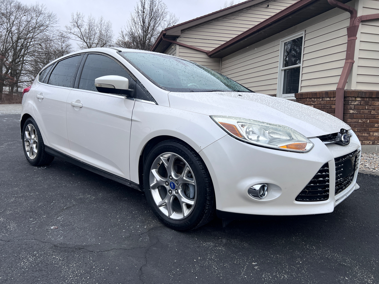Ford Focus 5dr HB SEL 2012