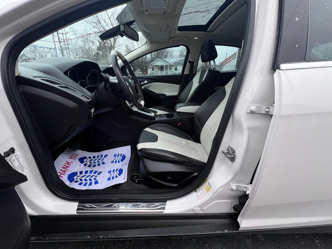 Ford Focus 5dr HB SEL 2012