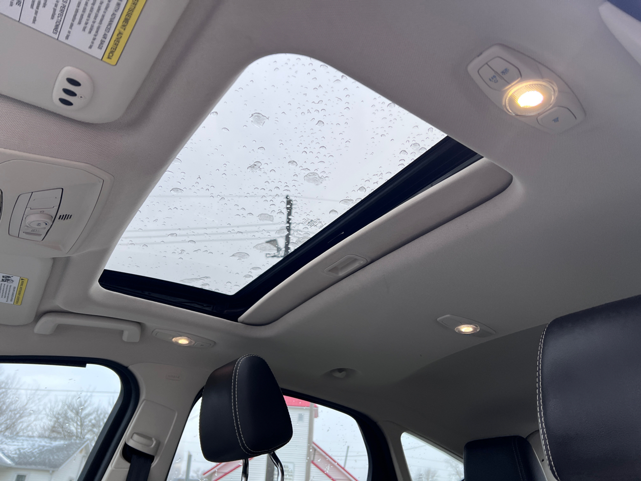 Ford Focus 5dr HB SEL 2012