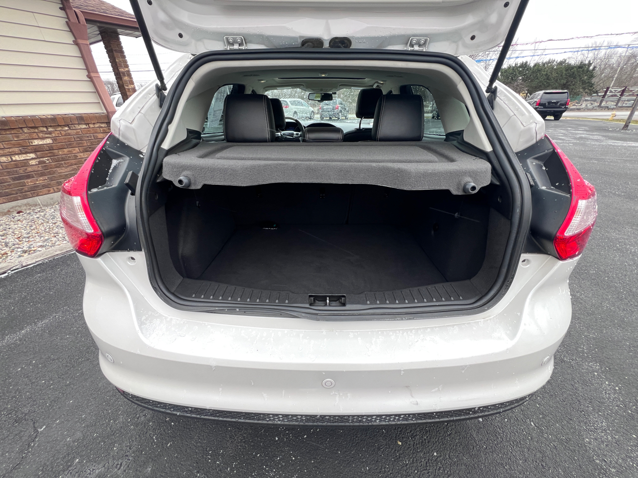 Ford Focus 5dr HB SEL 2012