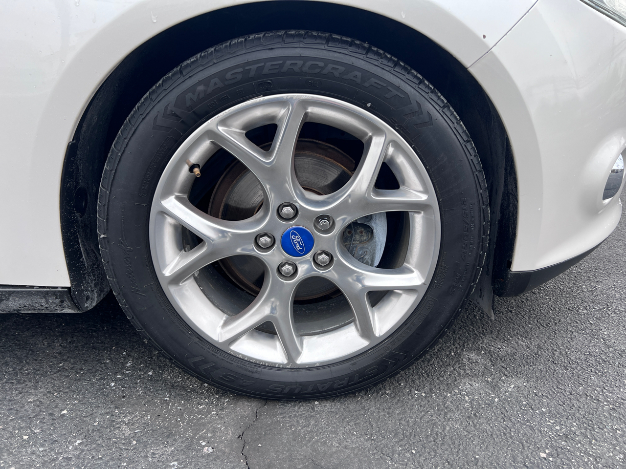 Ford Focus 5dr HB SEL 2012