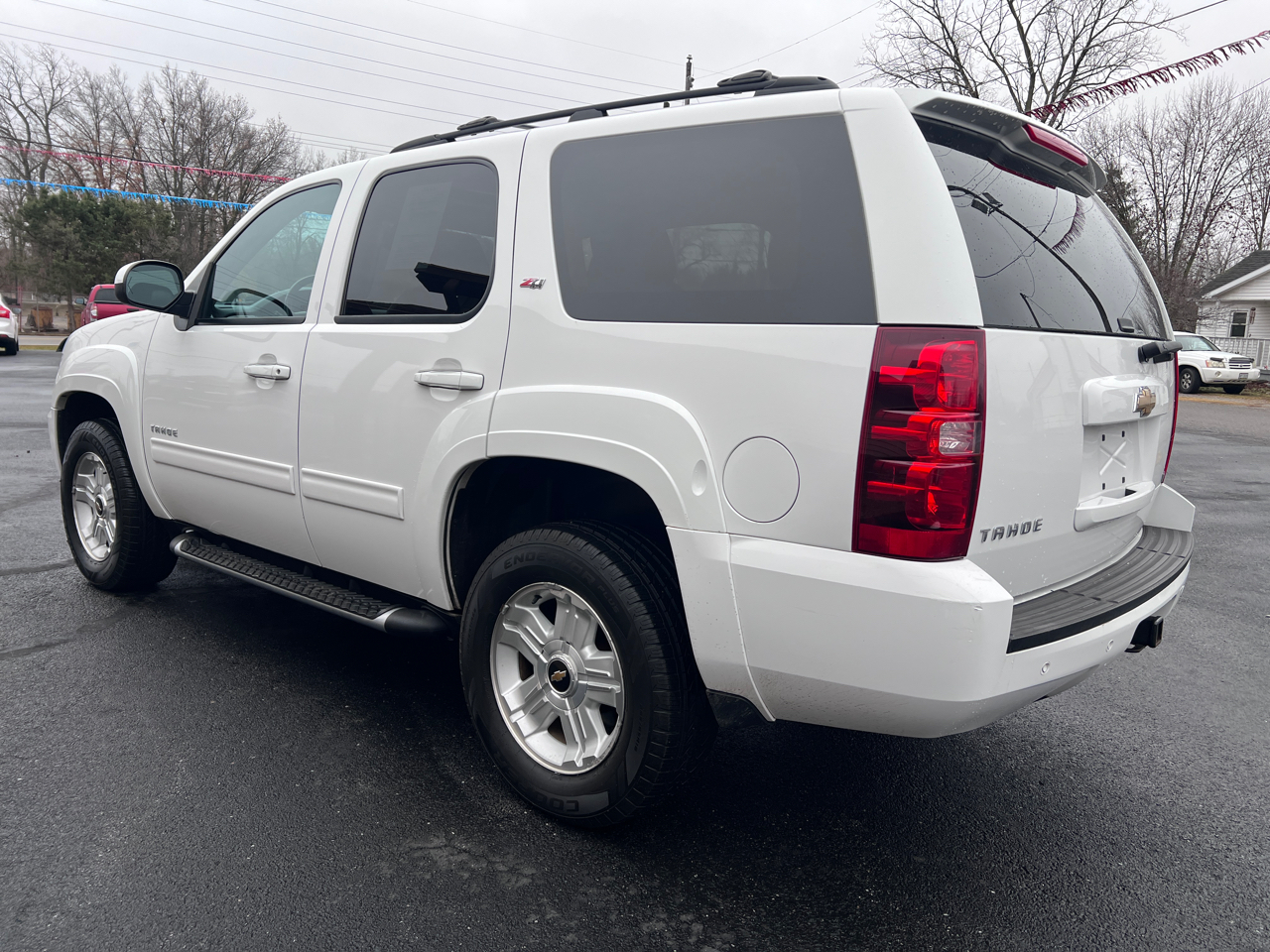 Chevrolet Tahoe Z71 4D SUV 4WD 2011