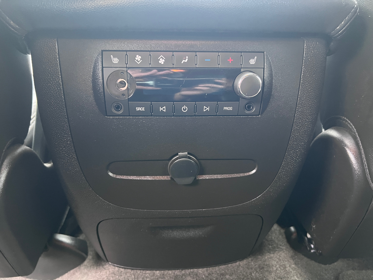 Chevrolet Tahoe Z71 4D SUV 4WD 2011