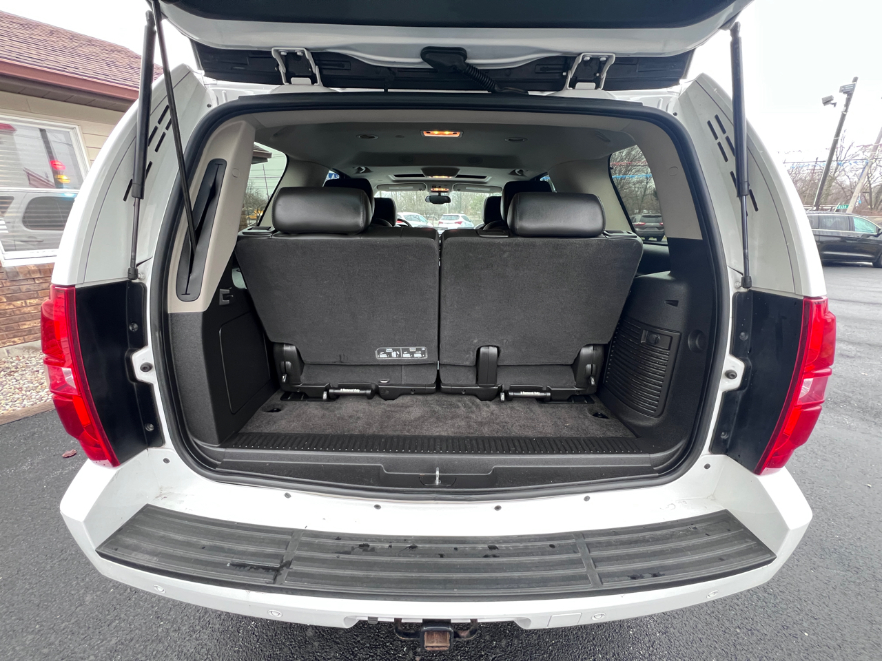 Chevrolet Tahoe Z71 4D SUV 4WD 2011