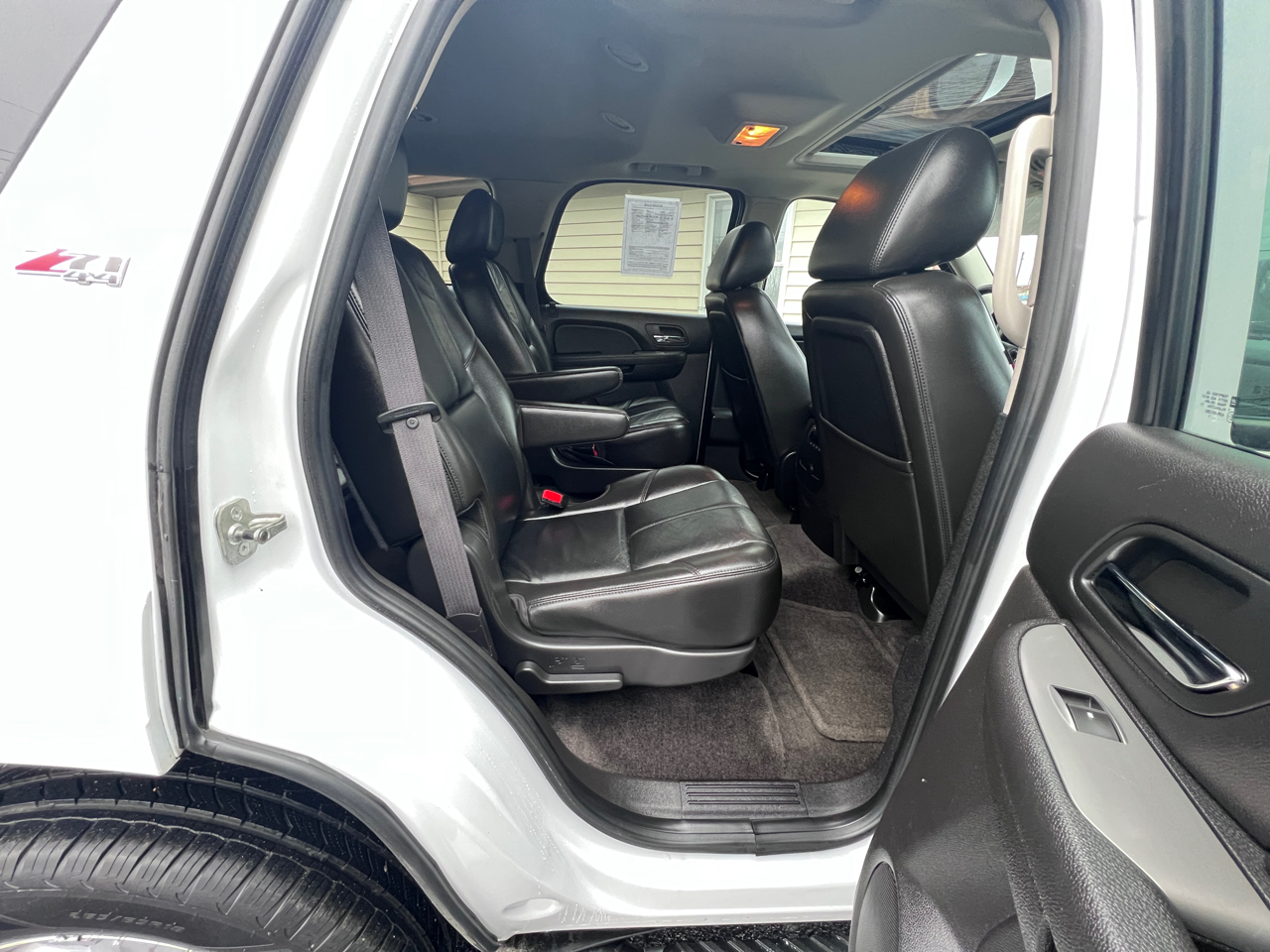 Chevrolet Tahoe Z71 4D SUV 4WD 2011