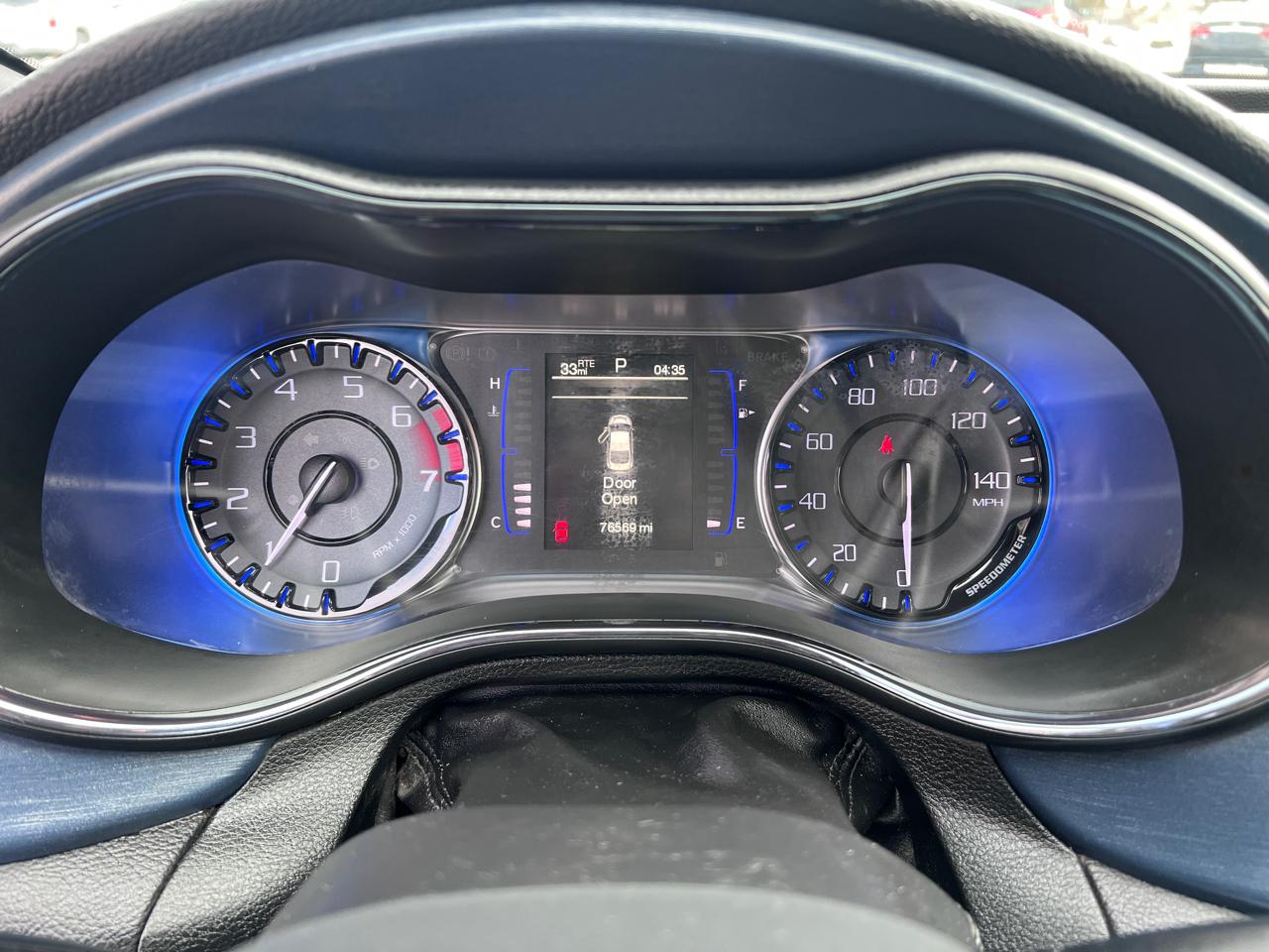 Chrysler 200 4dr Sdn S FWD 2015