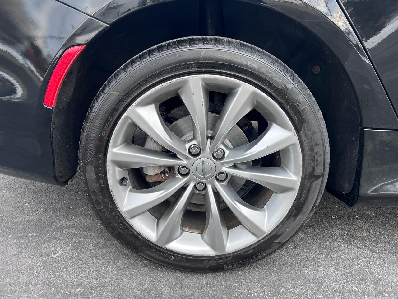 Chrysler 200 4dr Sdn S FWD 2015